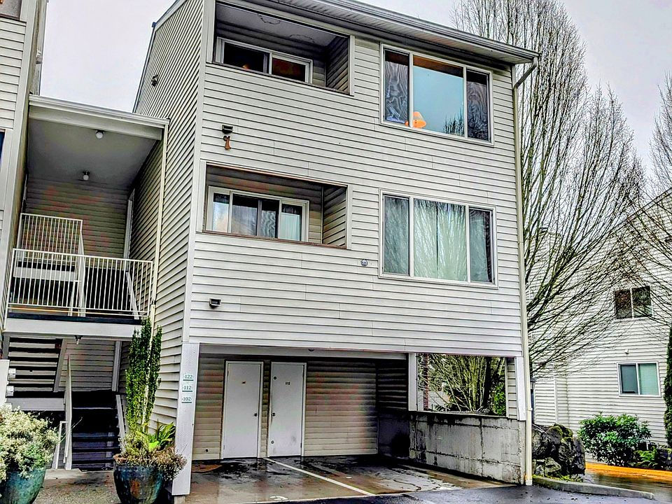 1st image of 20301 19th Ave NE APT 122