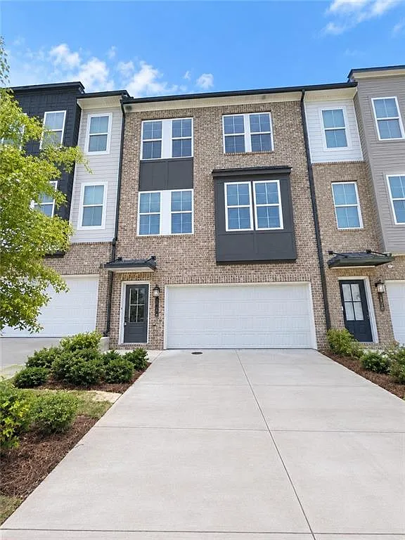 4 bed, 3.5 bath, 2425 sqft, $3,200 — Photo 1