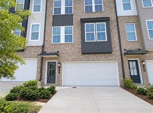 1449 Creekside Cir NW, Atlanta, GA 30318