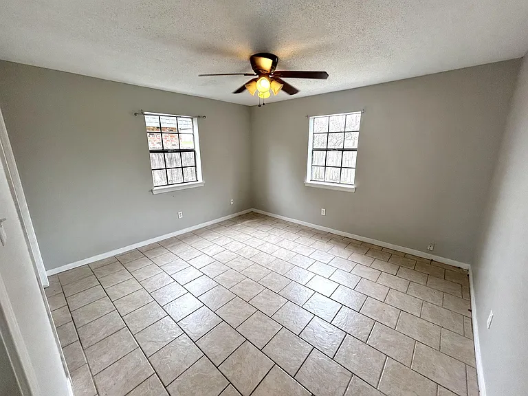 1924 Tusa Dr #B — Photo 8