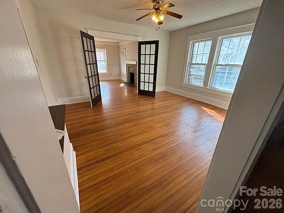 3rd image of 514 Boger St