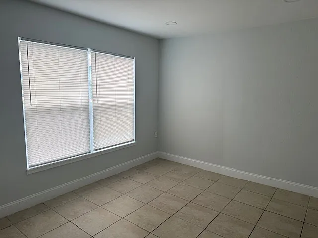 Pacifico Apartments — Photo 23