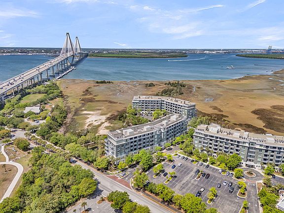 2nd image of 221 Cooper River Dr