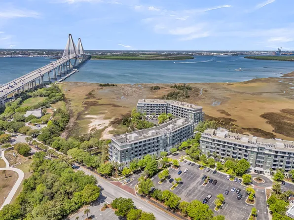 221 Cooper River Dr, Mount Pleasant, SC 29464