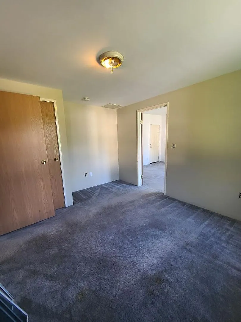 19 Clinton Street — Photo 4