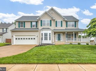 242 Fox Chase St, Warrenton, VA 20186
