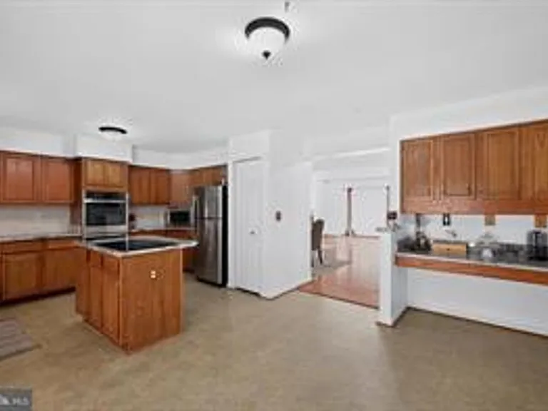 10 Augustine Ct — Photo 8