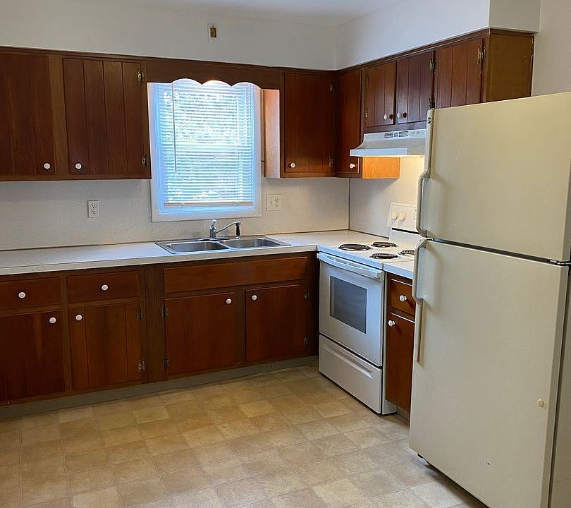 1st image of 105 Sandra Dr APT 1R