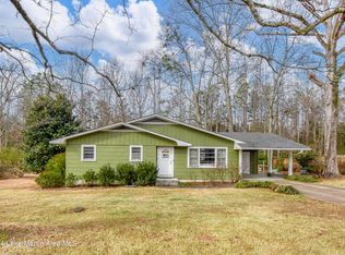 241 Windsor Dr, Alexander City, AL 35010