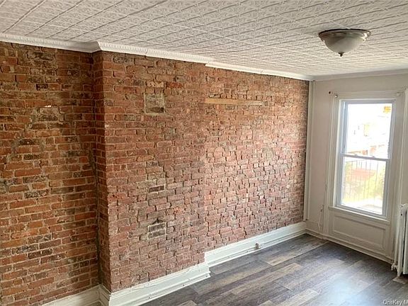 3rd image of 118A Main St APT 2
