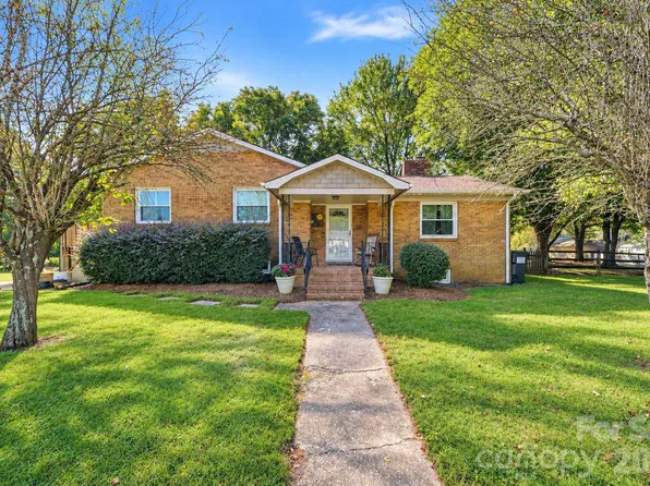 7704 Otts Cir, Stanley, NC 28164
