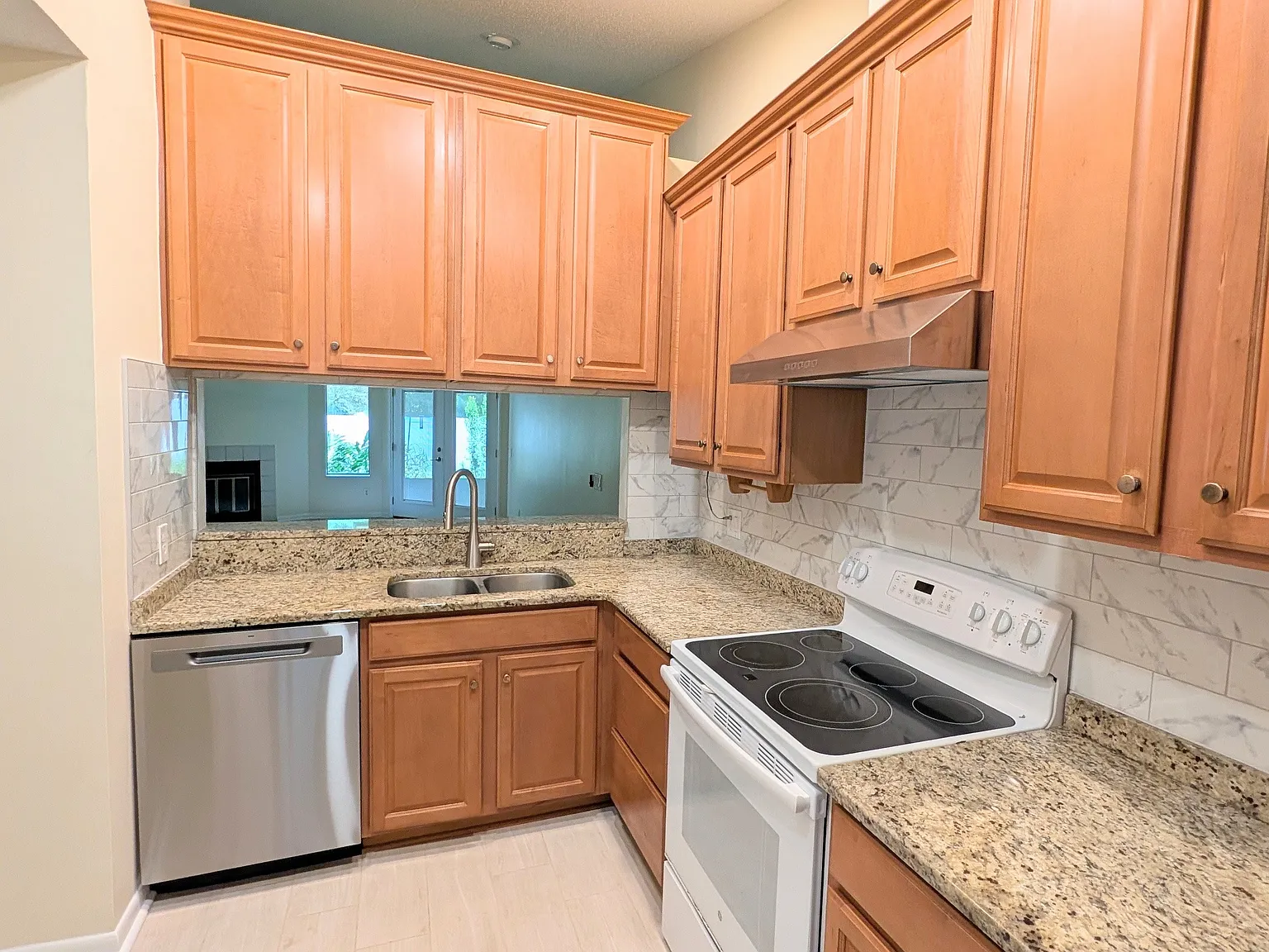 2 bed, 1344 sqft, $2,500 — Photo 2
