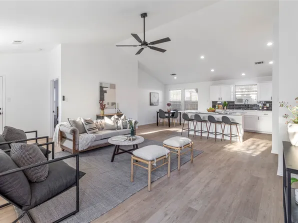 1121 Maplewood Ln, Crowley, TX 76036