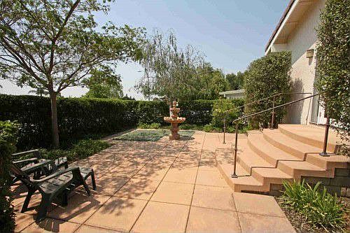 3rd image of 425 E Calle Higuera