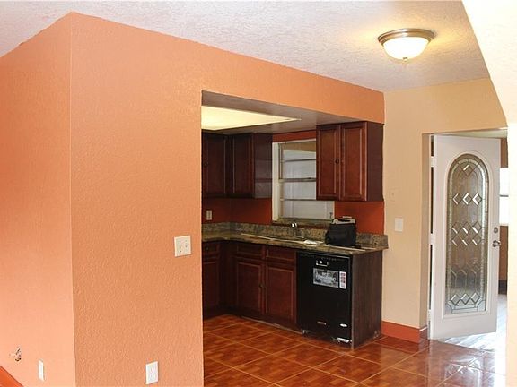 5th image of 4538 San Sebastian Cir