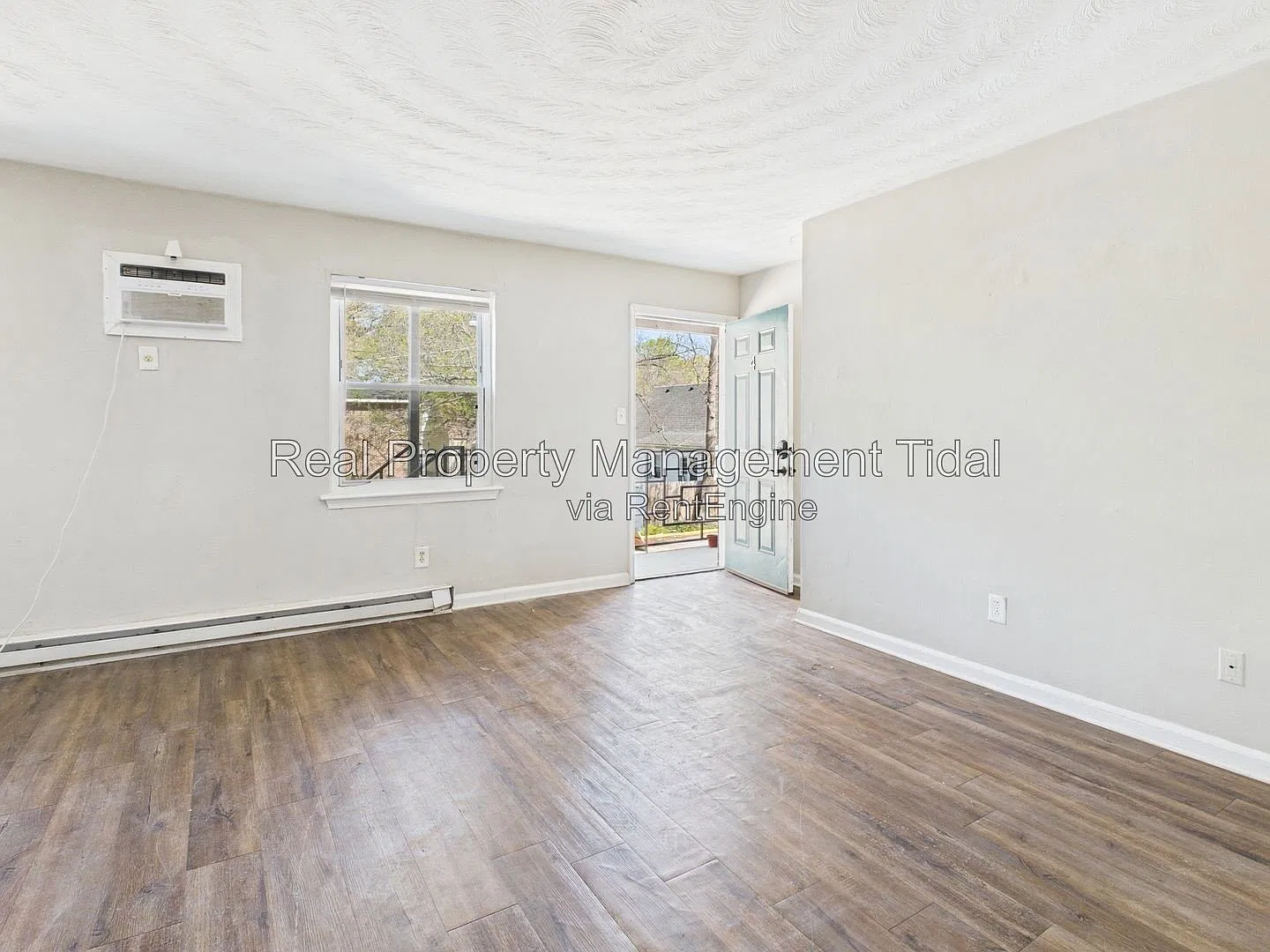 2 bed, 1.0 bath, 745 sqft, $1,250 — Photo 3