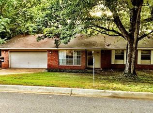2763 N Stagecoach Dr, Fayetteville, AR 72703