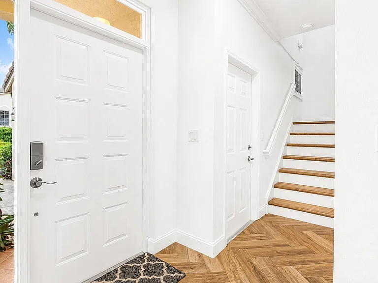 350 SW 8th St #2 — Photo 10