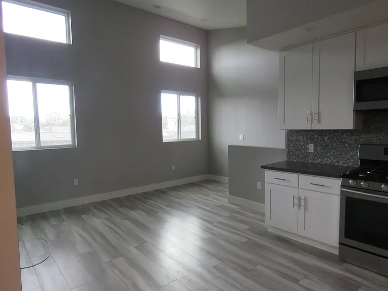 5753 Case Ave #4 — Photo 8