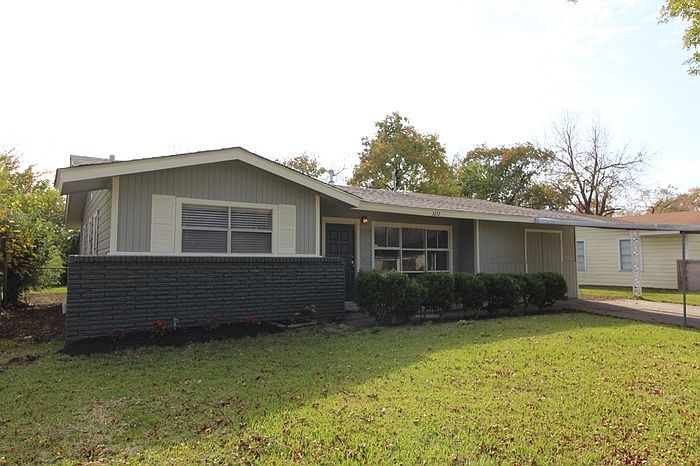 1st image of 3212 Longwood Dr