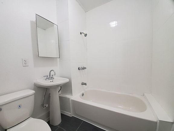 4th image of 415 N Virginia Ct