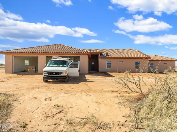 9413 S Caballero Loop, Hereford, AZ 85615