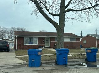 31027 Palomino Dr, Warren, MI 48093