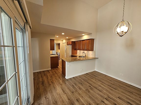 5th image of 304 Hill St
