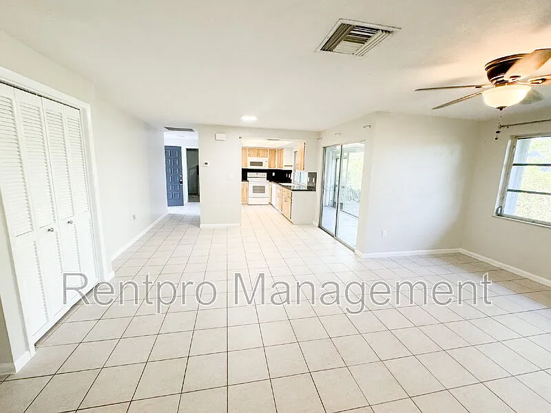2 bed, 2.0 bath, 1400 sqft, $1,499 — Photo 3