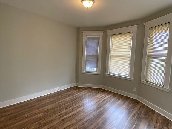 5th image of 34 Willis St #1