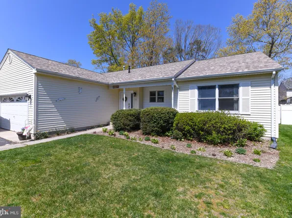 113 Captain Rd, Manahawkin, NJ 08050