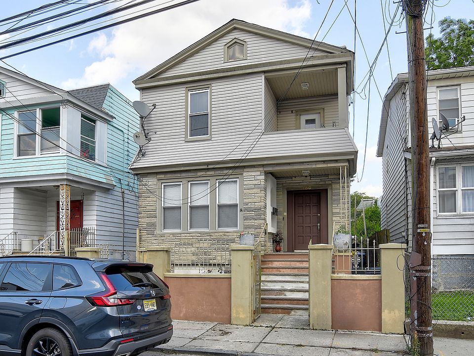 1st image of 150 Brookdale Ave