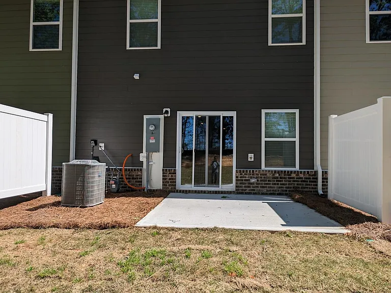 2865 Aubrey St — Photo 17