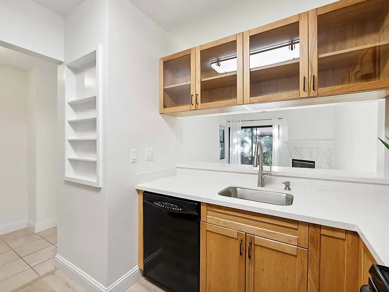 413 N Villa Way — Photo 8