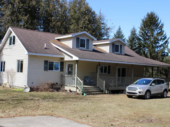 4656 Stoddard Rd, Port Austin, MI 48467