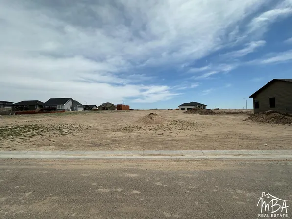 2158 Glenwood Dr, Garden City, KS 67846