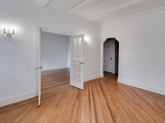 4th image of 216 Lincoln Pl APT 1C