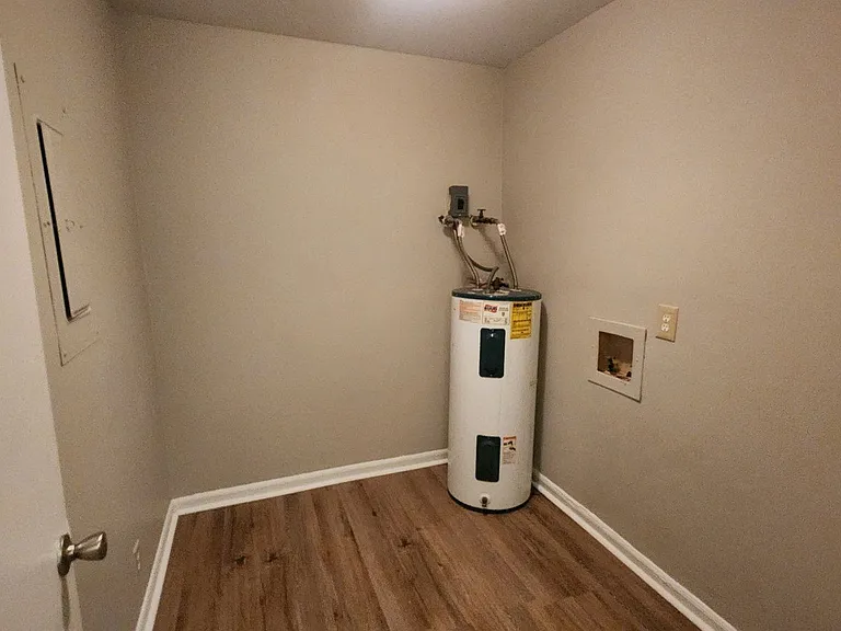 Riverbend Apartments — Photo 73