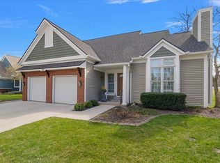 322 Hunters Run Cir, Holland, MI 49423