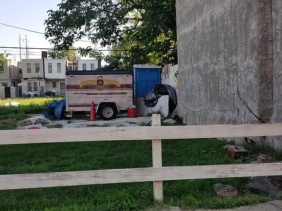 3rd image of 1037 W Orleans St