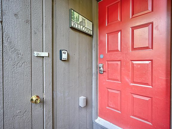 2nd image of 32 Woodland Pines Road #32