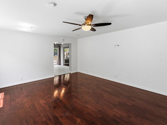3rd image of 4320 Rilea Way APT 1