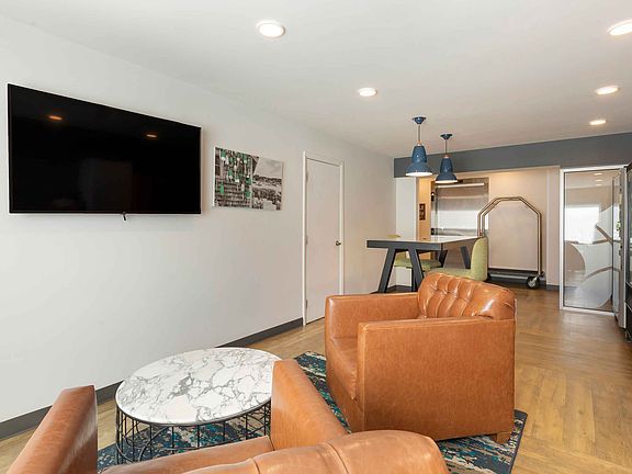 Lobby and Guest Check-in