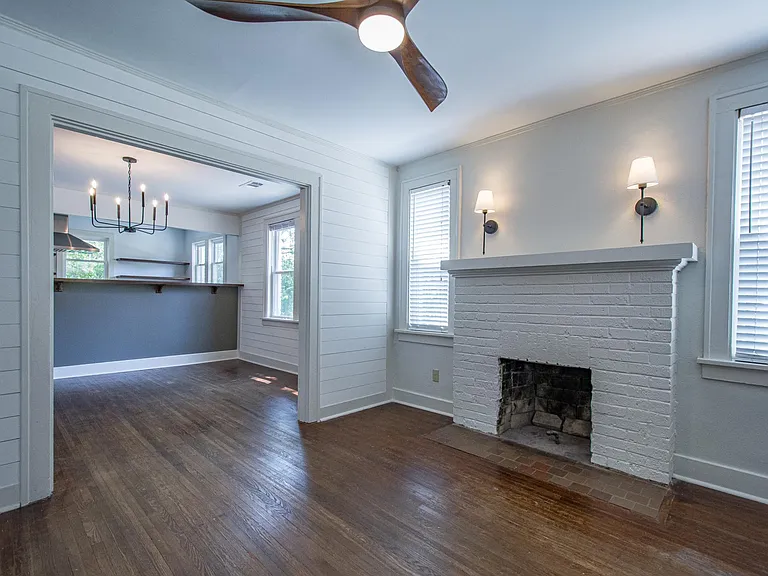 301 N Park St — Photo 11
