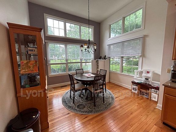 4th image of 240 Sanctuary Dr
