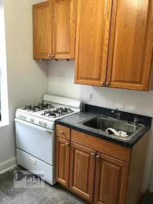 Rented by Legacy Realty Group NYC LLC | media 18