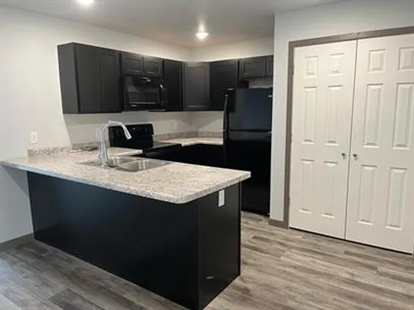 1526 Bogue Ave, Watertown, SD