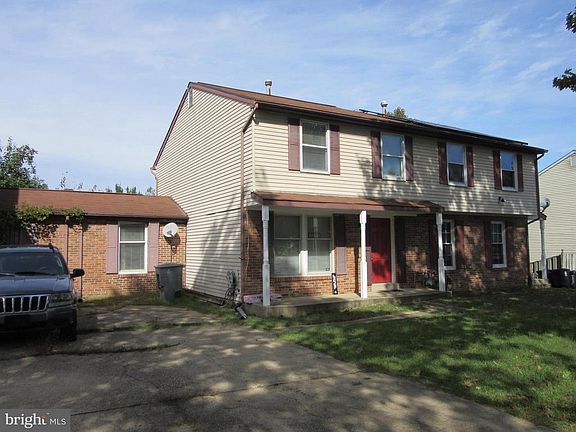 3rd image of 8804 East Grv