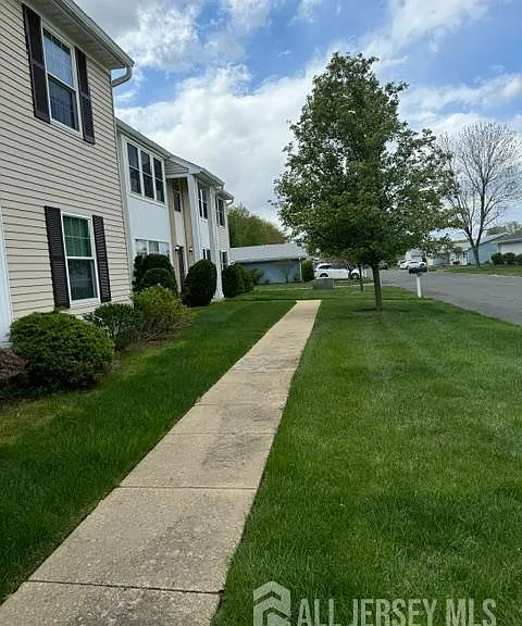 525 Belford Rd — Photo 9