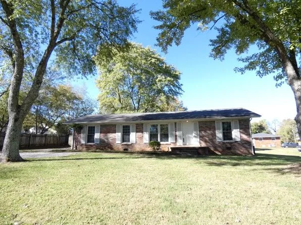 1727 Susan Dr, Murfreesboro, TN 37129